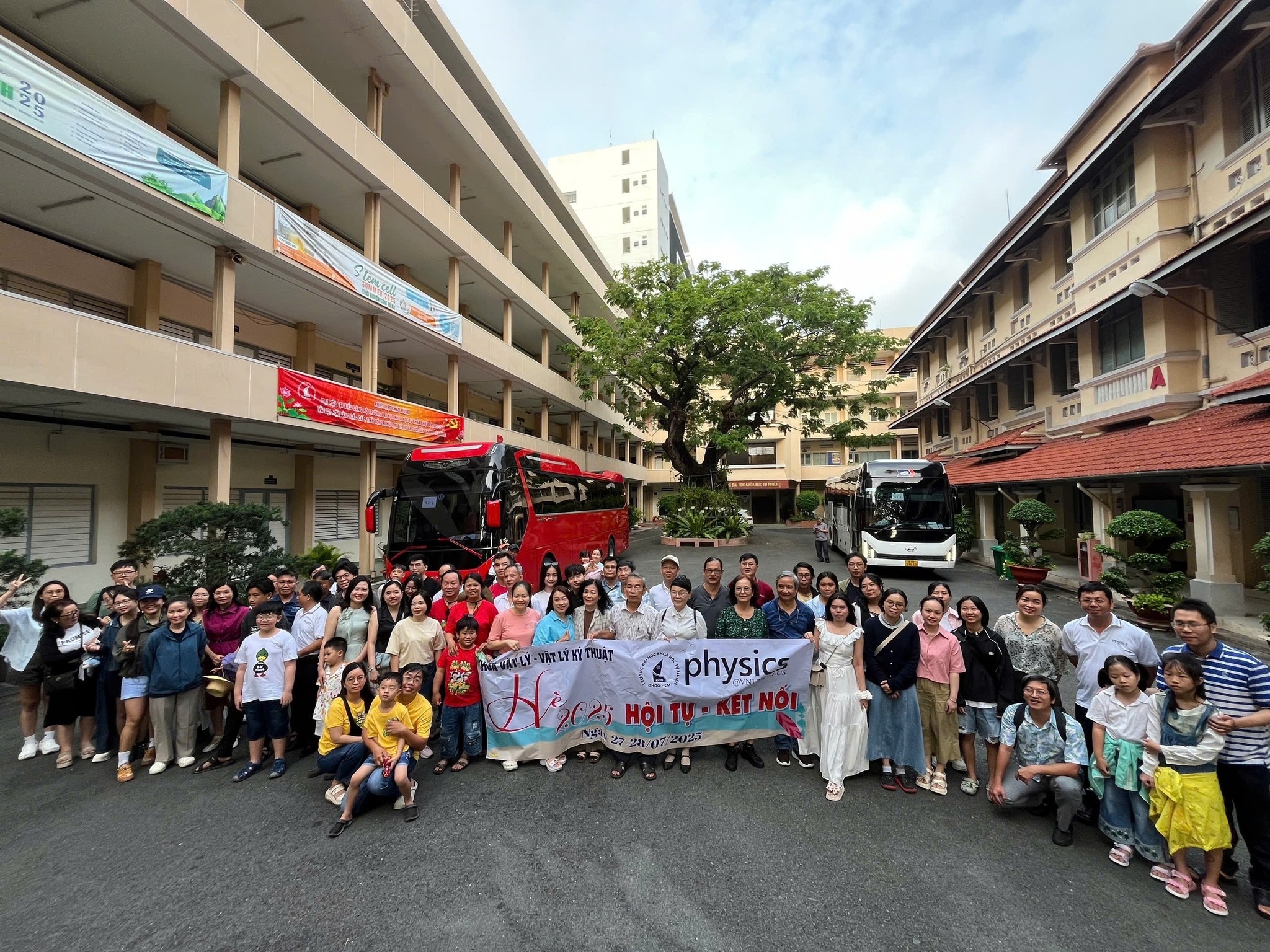 Tập thể Phòng thí nghiệm Kỹ thuật Hạt nhân tham quan nghỉ dưỡng tại Mũi Né Phan Thiết